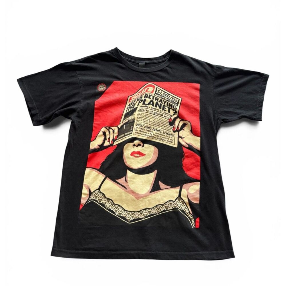 OBEY Men's Black & Red Streetwear Graphic Tee Newspaper Girl Pop Art Size L